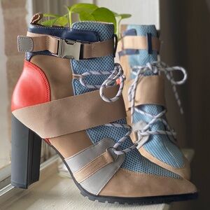 Steve Madden Zipped Ankle Booties